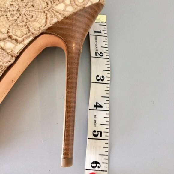 Report Signature Cream Lace embroidery Platform heel size 7.5 - Picture 10 of 12